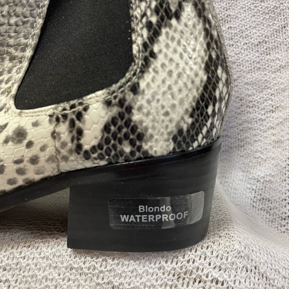 Blondo Snakeskin Waterproof Ankle Boots Size 8M - Picture 3 of 8